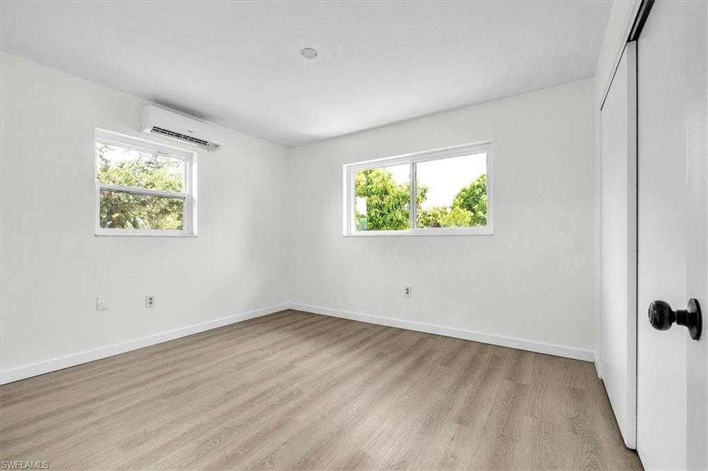 2423 Jeffcott St Property Photo 16