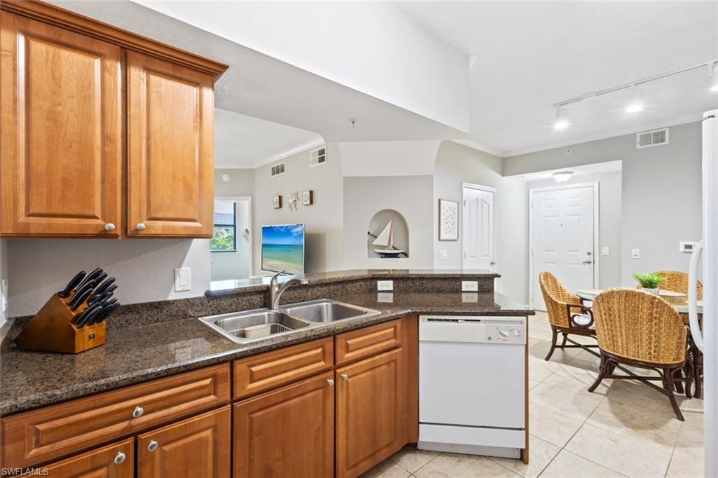 12920 Positano Cir 203 Property Photo 5