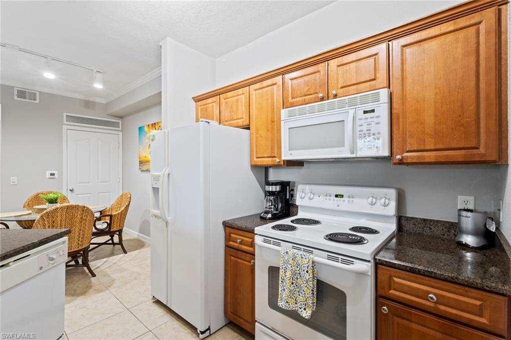 12920 Positano Cir 203 Property Photo 6