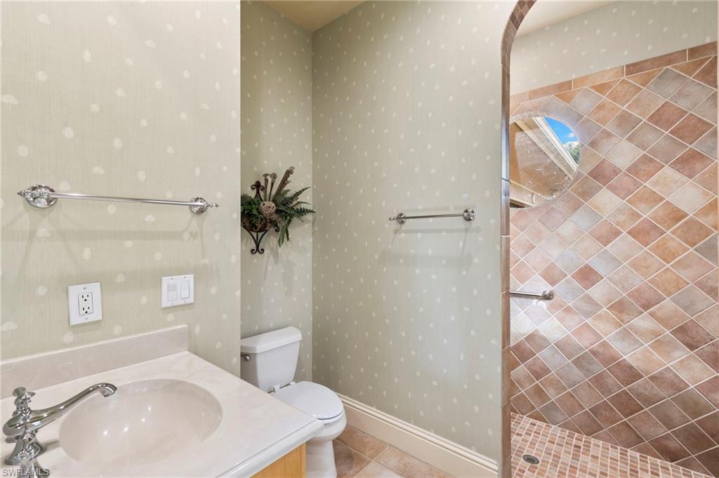 7405 Treeline Dr Property Photo 7