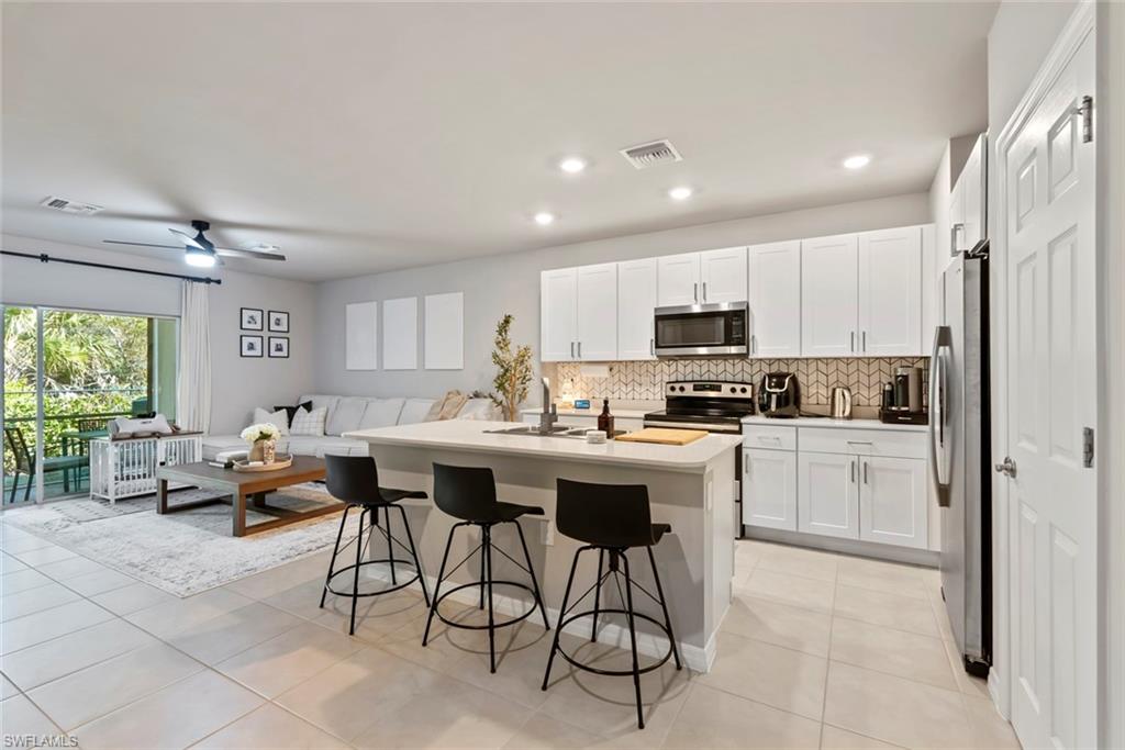 15527 Wildflower Cir Property Photo 6