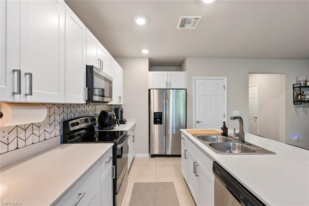 15527 Wildflower Cir Property Photo 11