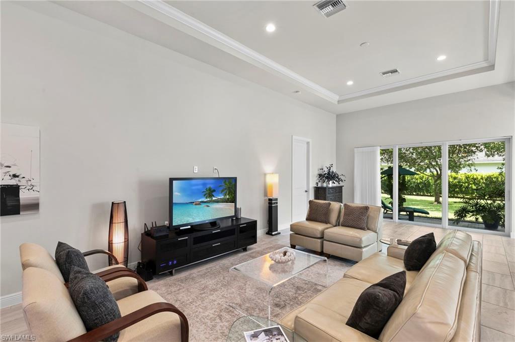8950 Mustique Ln Property Photo 6