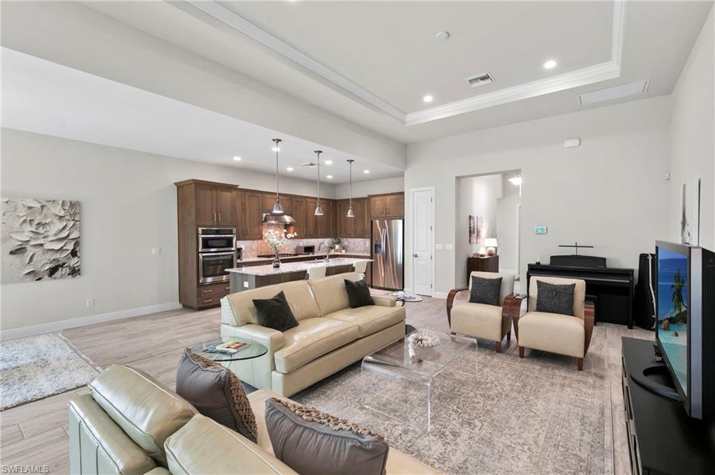 8950 Mustique Ln Property Photo 8