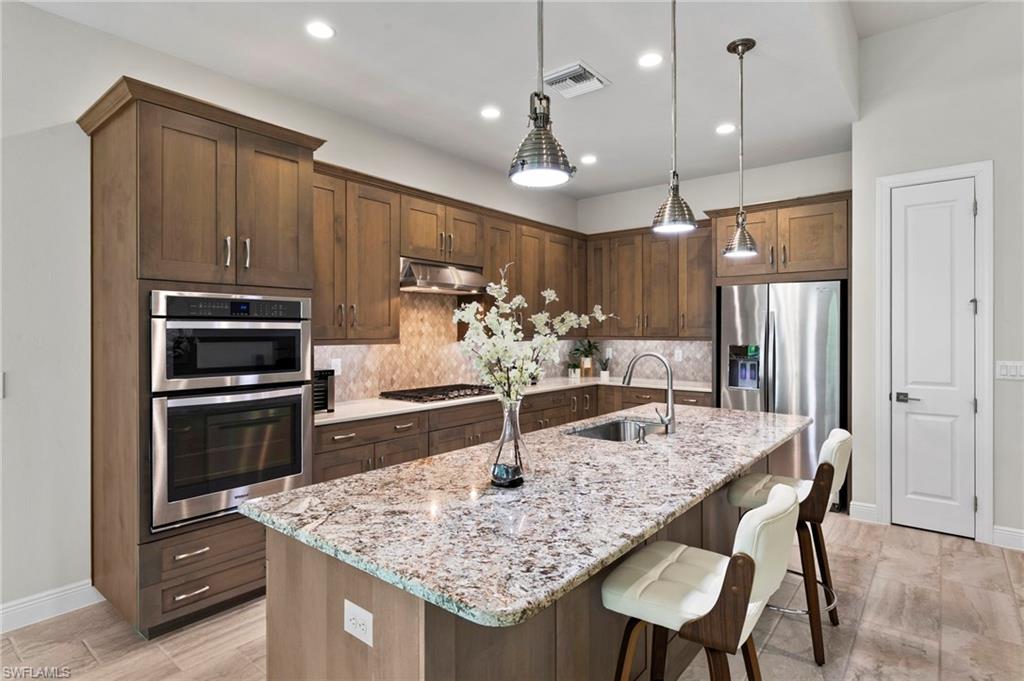 8950 Mustique Ln Property Photo 11
