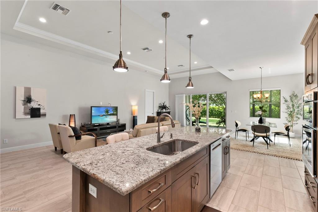 8950 Mustique Ln Property Photo 14