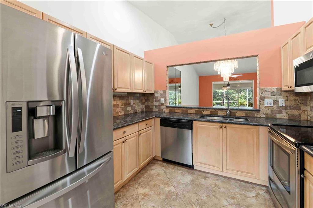 8033 San Vista Cir 12r Property Photo 5