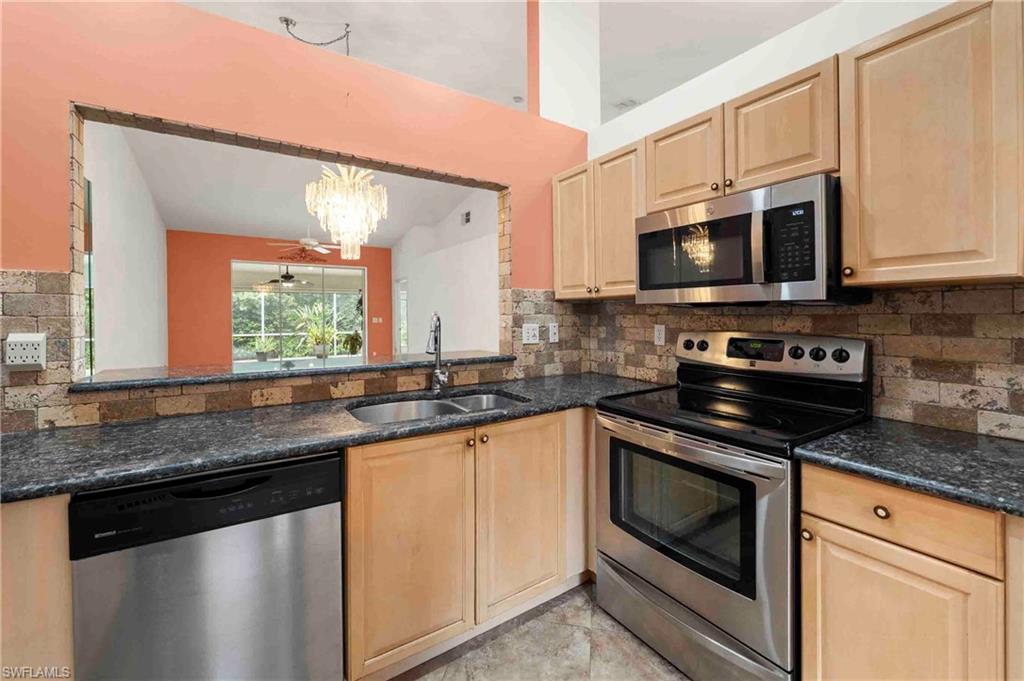 8033 San Vista Cir 12r Property Photo 6