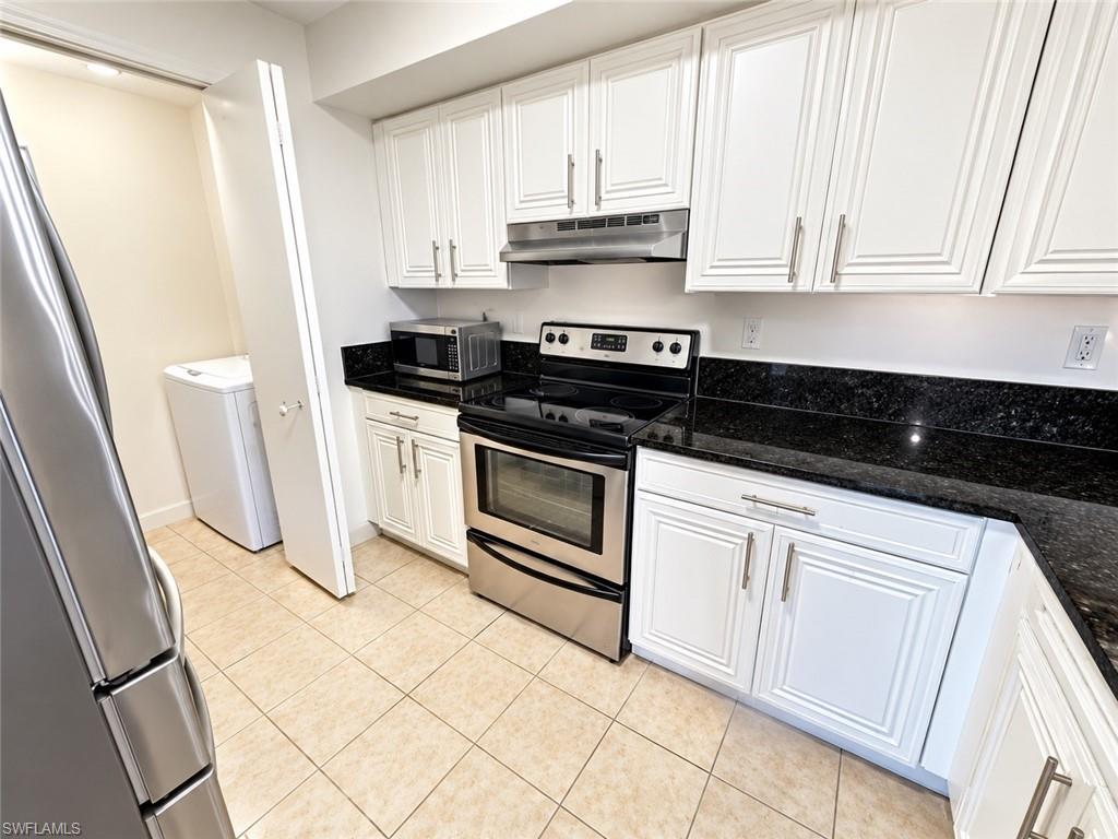 8275 Ibis Club Dr 706 Property Photo 2