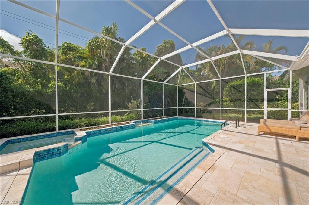 250 Golf Dr Property Photo 11