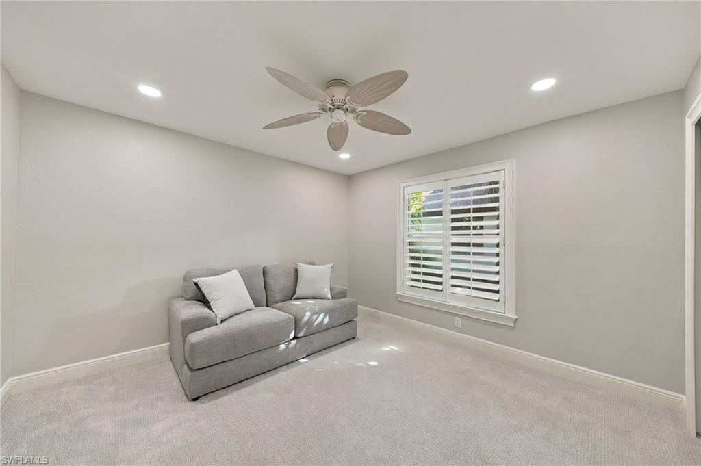 250 Golf Dr Property Photo 33