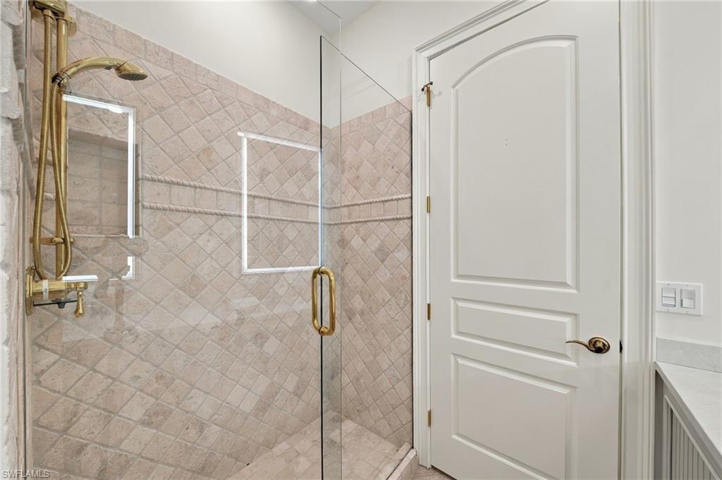 250 Golf Dr Property Photo 36