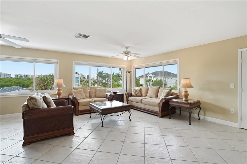 48 Fairview Blvd Property Photo 6