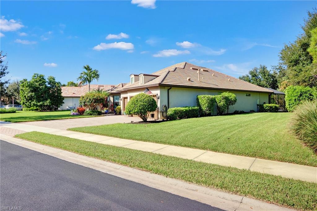7230 Live Oak Dr Property Photo 3