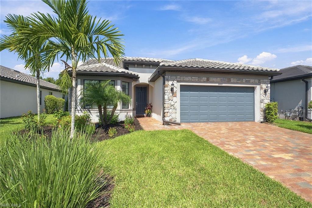 6825 Greenbriar Ct Property Photo 1
