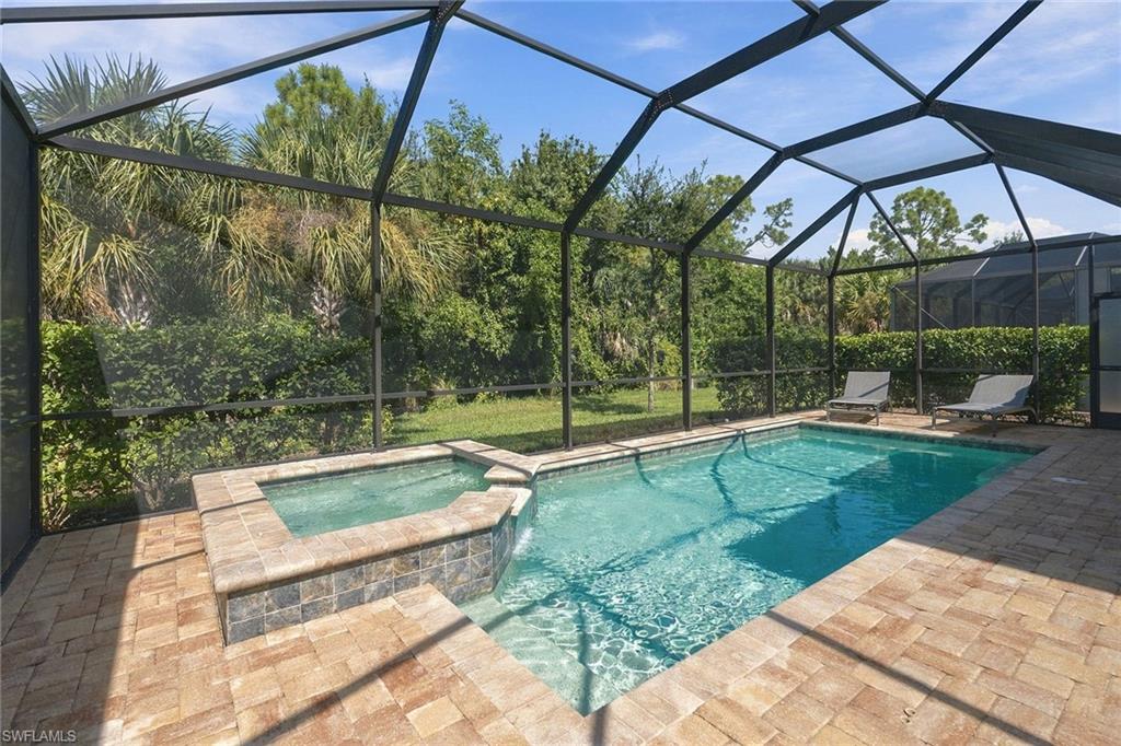 6825 Greenbriar Ct Property Photo 2