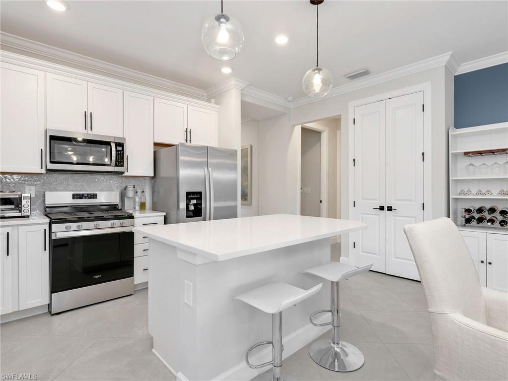 17502 Caravita Ln Property Photo 3