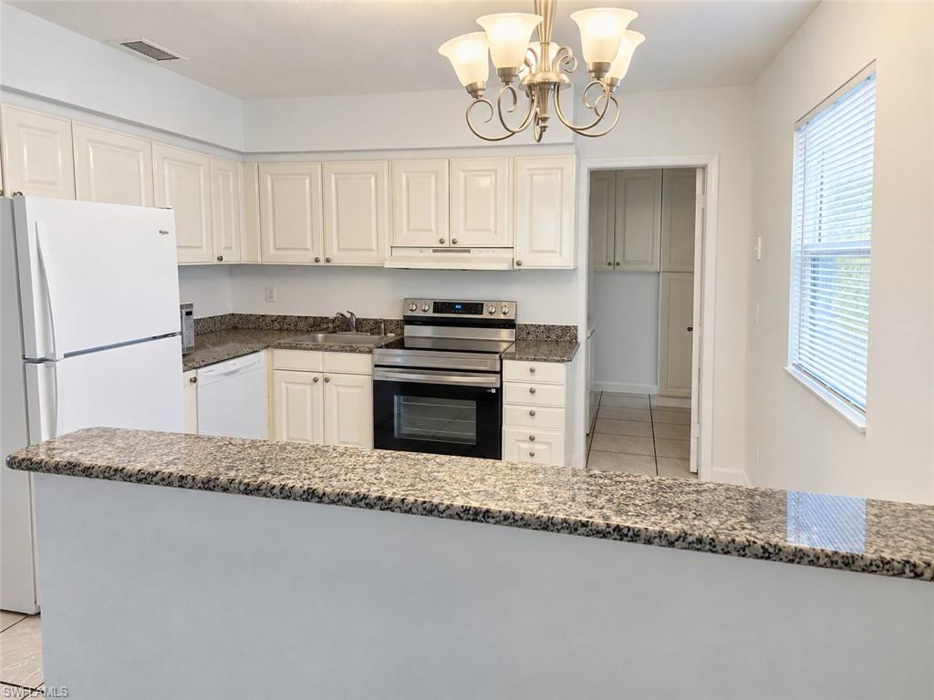 1294 Highlands Dr Property Photo 6