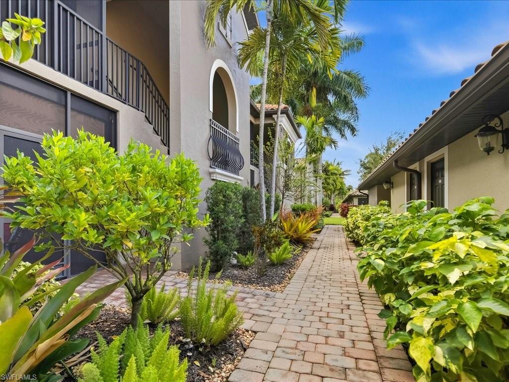 9840 Venezia Cir 815 Property Photo 2