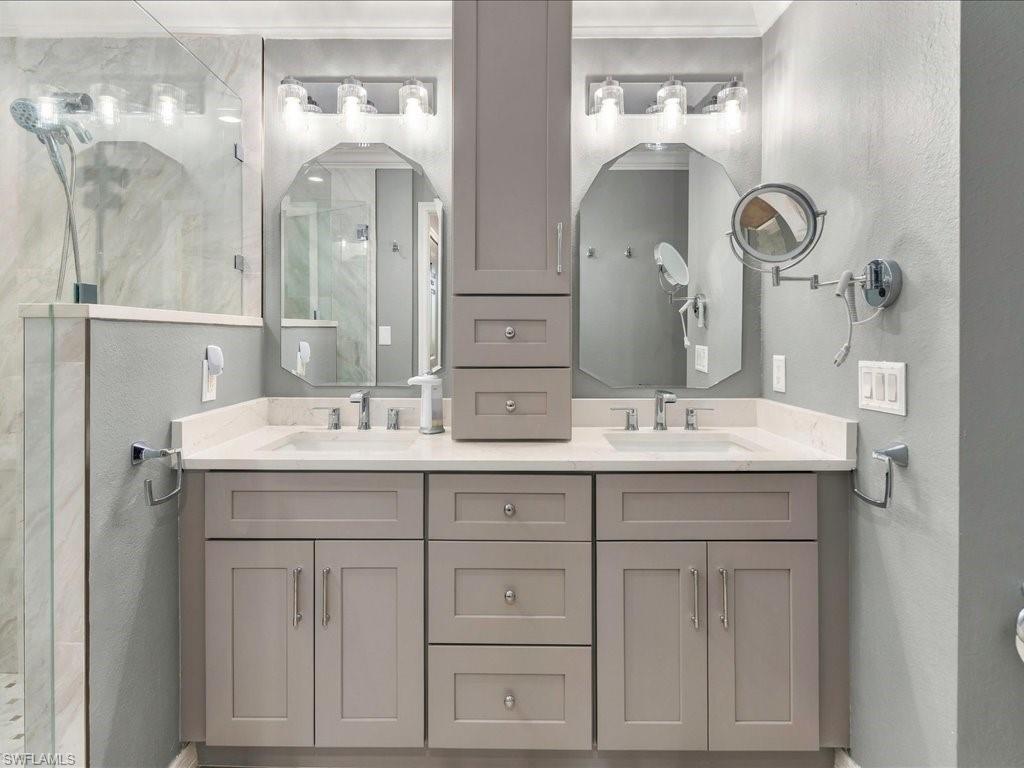 9840 Venezia Cir 815 Property Photo 13