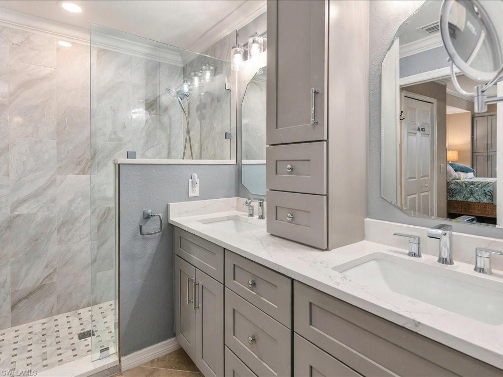 9840 Venezia Cir 815 Property Photo 14
