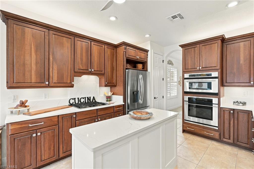 19615 Maddelena Cir Property Photo 8