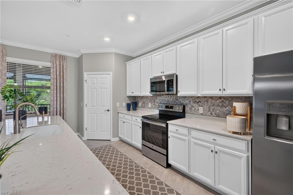 12015 Hawthorn Lake Dr 202 Property Photo 9