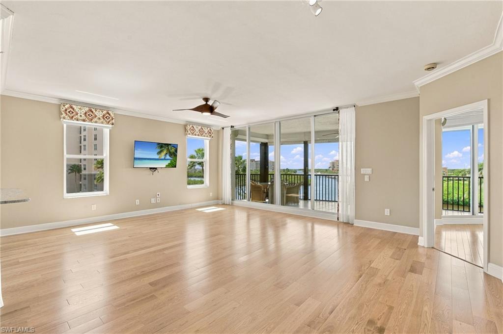 430 Cove Tower Dr 501 Property Photo 8