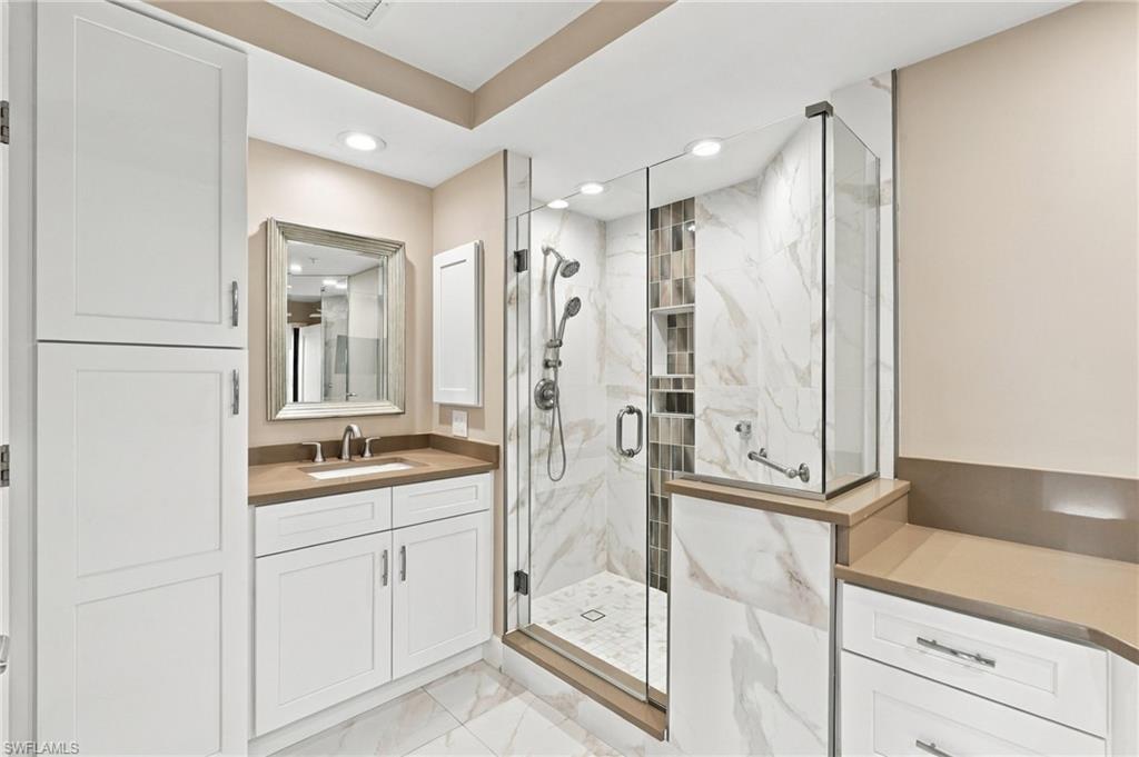 430 Cove Tower Dr 501 Property Photo 16
