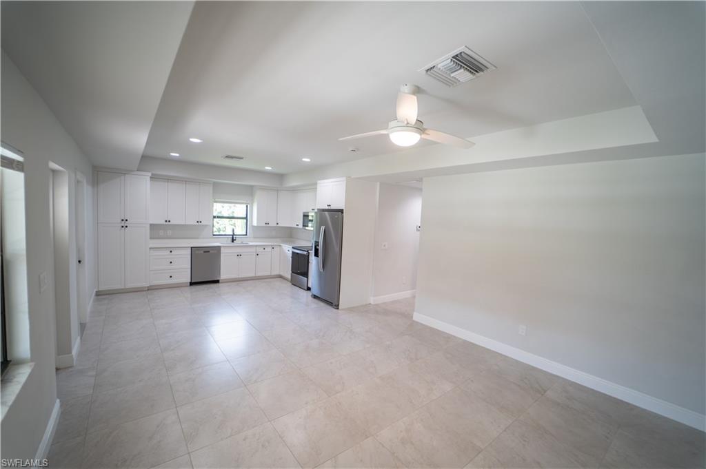 11251 Dean St 53 Property Photo 5