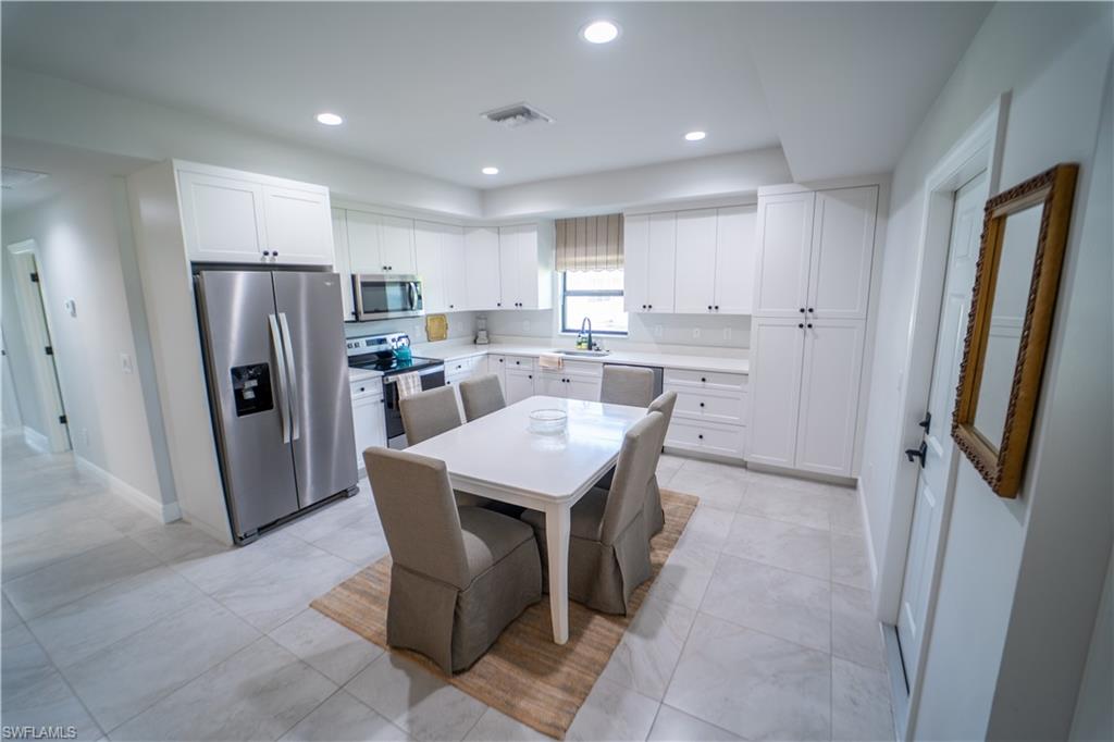 11253 Dean St 53 Property Photo 6