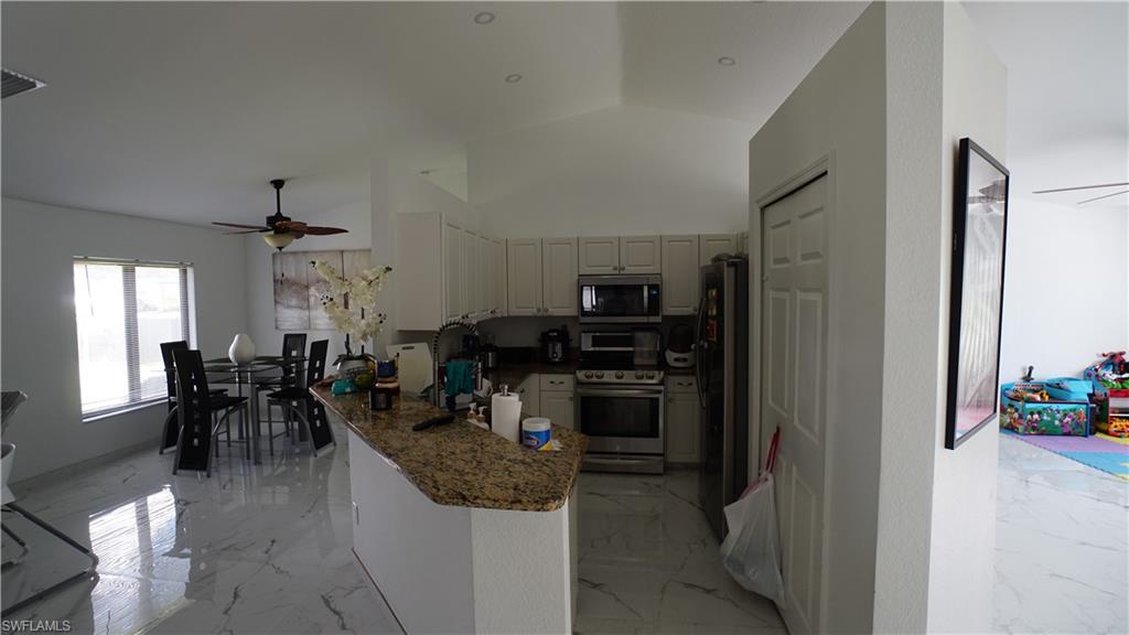 3039 6th Ct Property Photo 13
