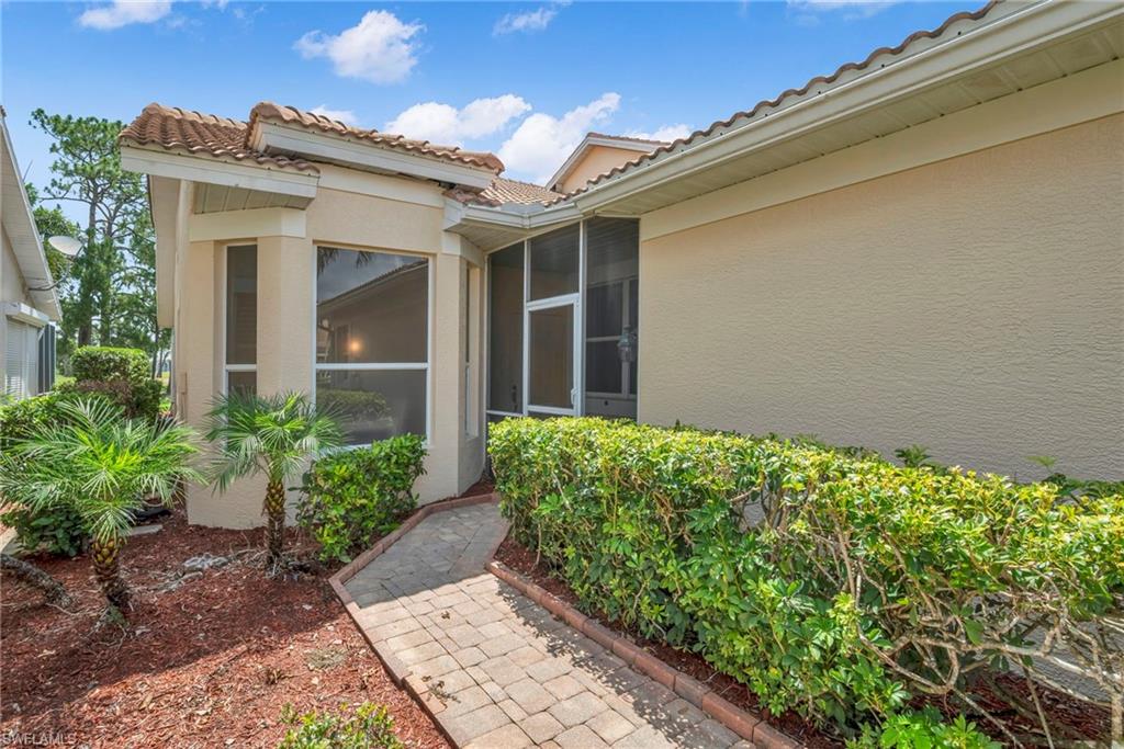 2219 Carnaby Ct Property Photo 2