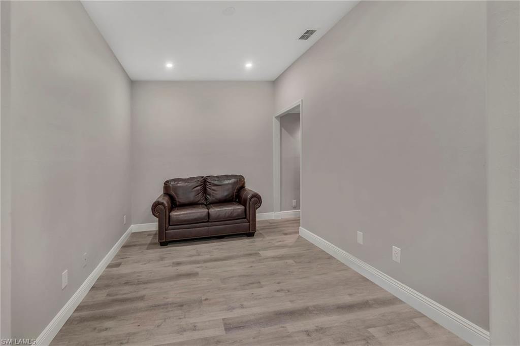 2219 Carnaby Ct Property Photo 6