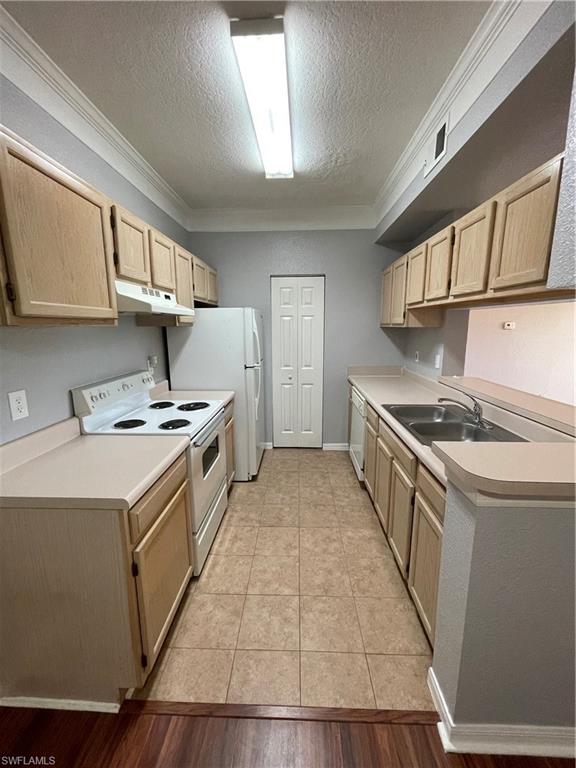 11540 Villa Grand 1220 Property Photo 4