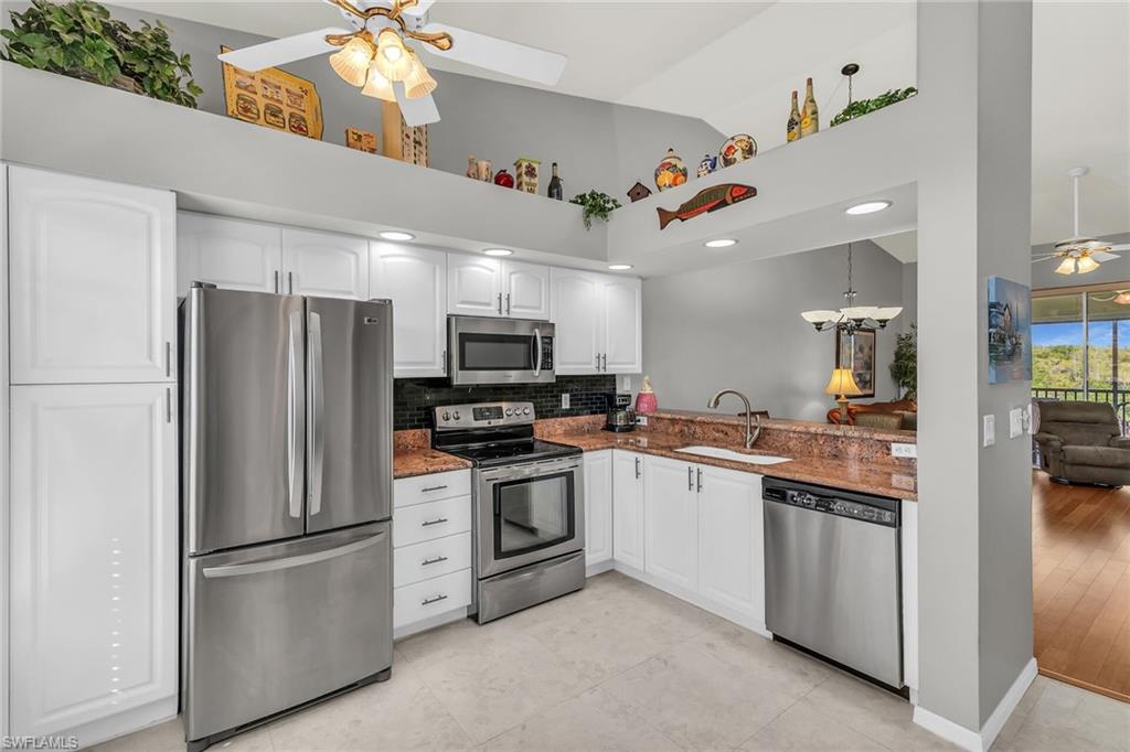 162 Newport Dr 1208 Property Photo 5