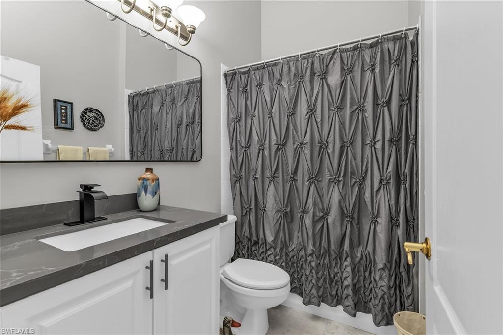 162 Newport Dr 1208 Property Photo 20