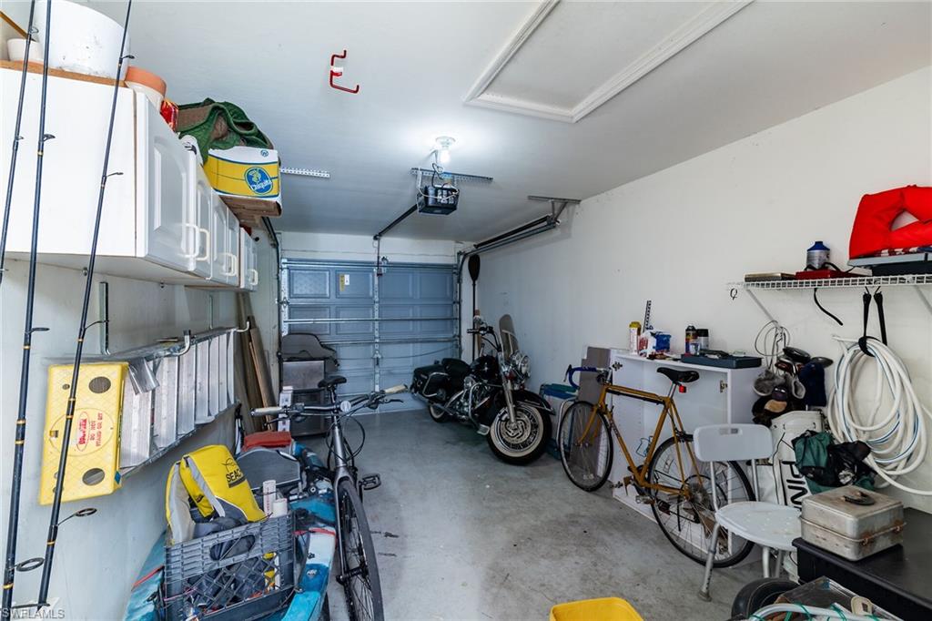 162 Newport Dr 1208 Property Photo 22