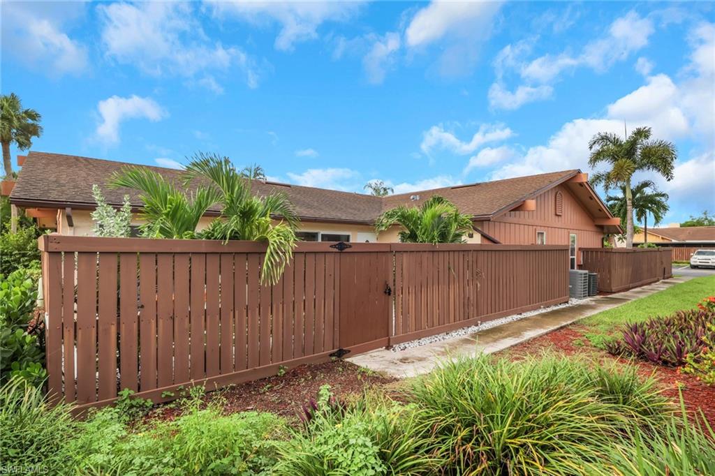6303 Royal Woods Dr Property Photo 5