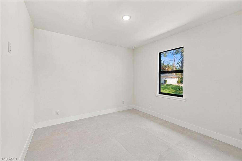 187 5th St Sw Property Photo 12