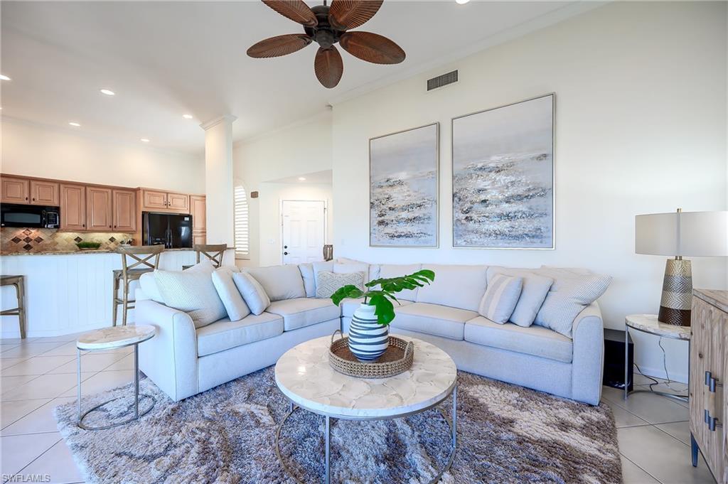 613 Beachwalk Cir J-204 Property Photo 4