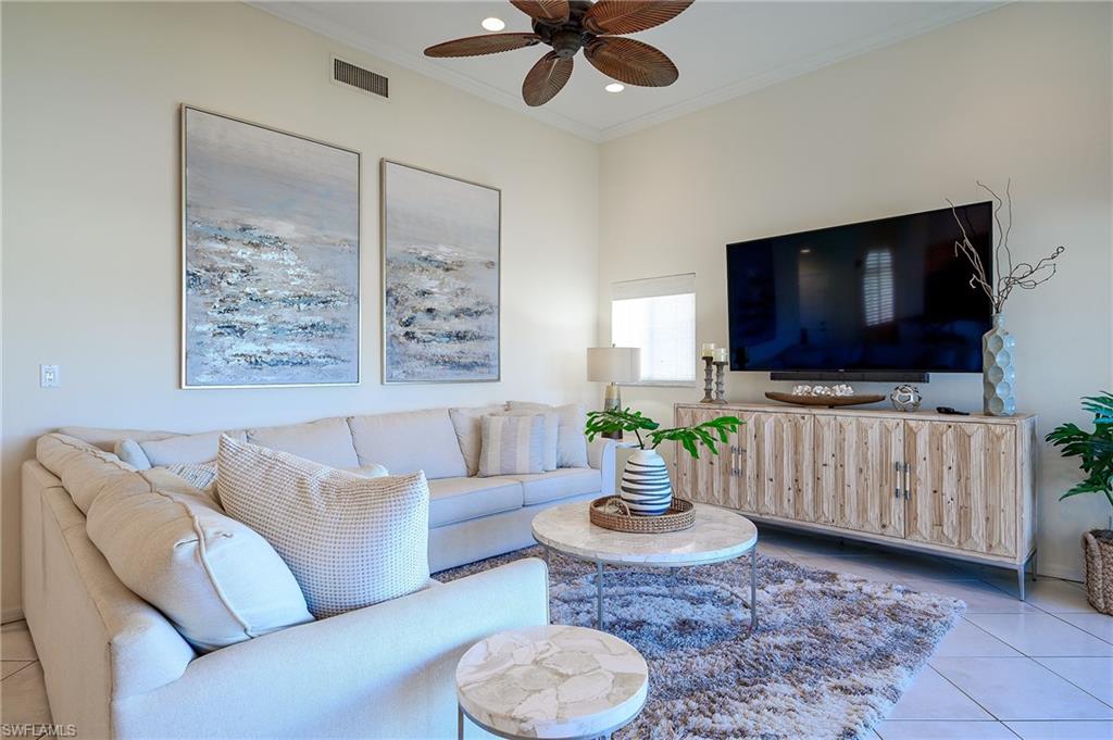 613 Beachwalk Cir J-204 Property Photo 5