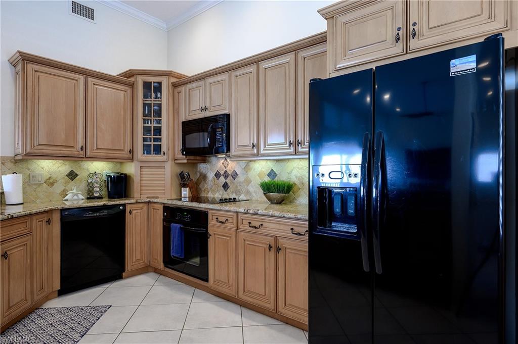 613 Beachwalk Cir J-204 Property Photo 11