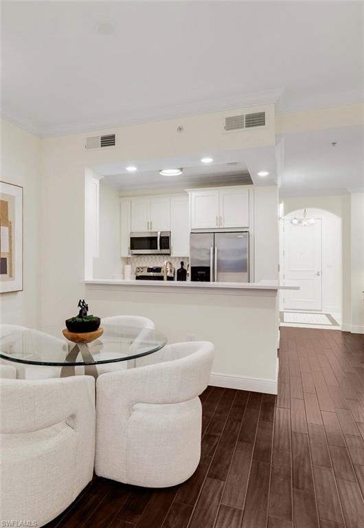 23161 Fashion Dr 7206 Property Photo 4