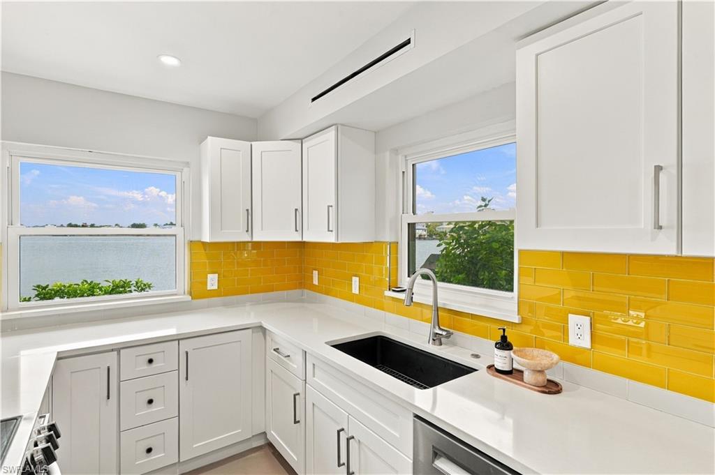 3400 Gulf Shore Blvd N O1 Property Photo 20