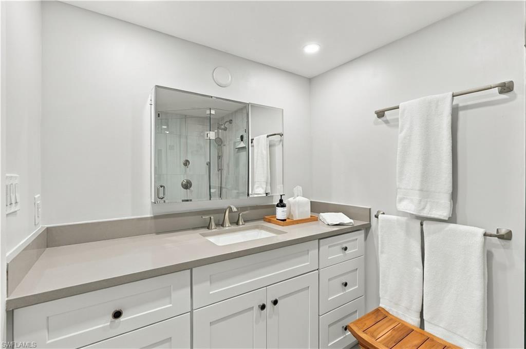 3400 Gulf Shore Blvd N O1 Property Photo 25