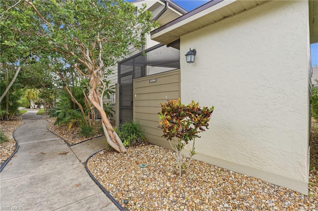 13366 Fox Chapel Ct Property Photo 2