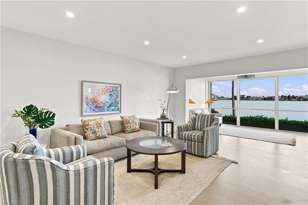 3400 Gulf Shore Blvd N O1 Property Photo 6