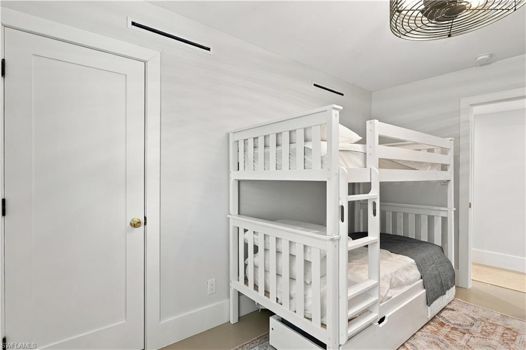 3400 Gulf Shore Blvd N O1 Property Photo 23
