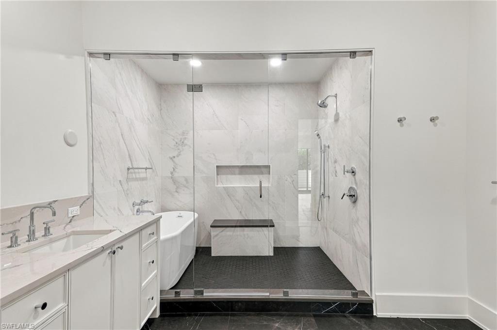 82 9th St S 205 Property Photo 18